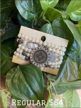 Upcycled LV pearl Multi-StrandBracelet with Decorative Medallion - Ivory